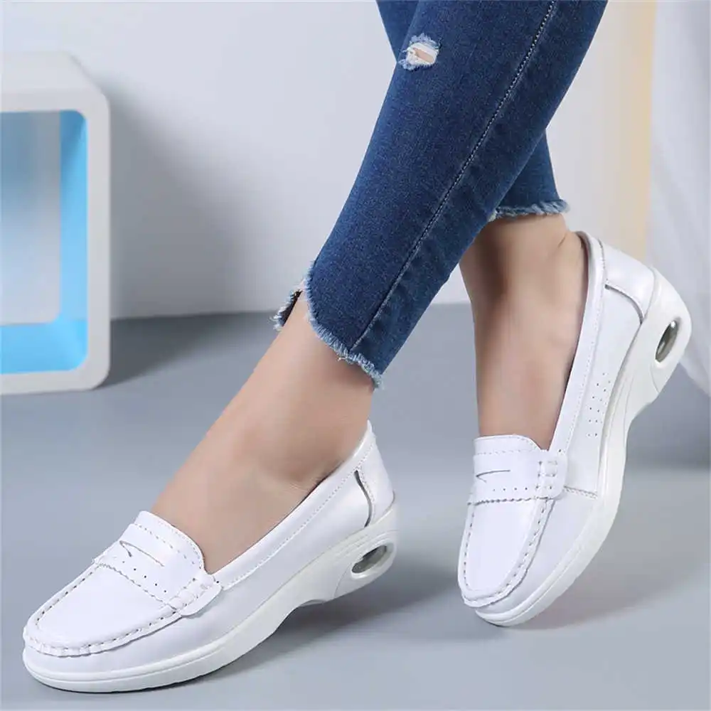 Thick Sole Slipon White Traine - Classic Tech Office Number 评论和价格
