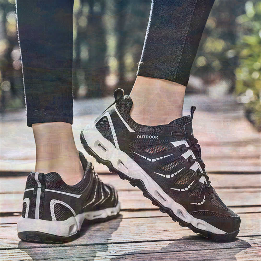 Sumer Round Tip Silver Sneaker - Classic Tech Office Number 评论和价格